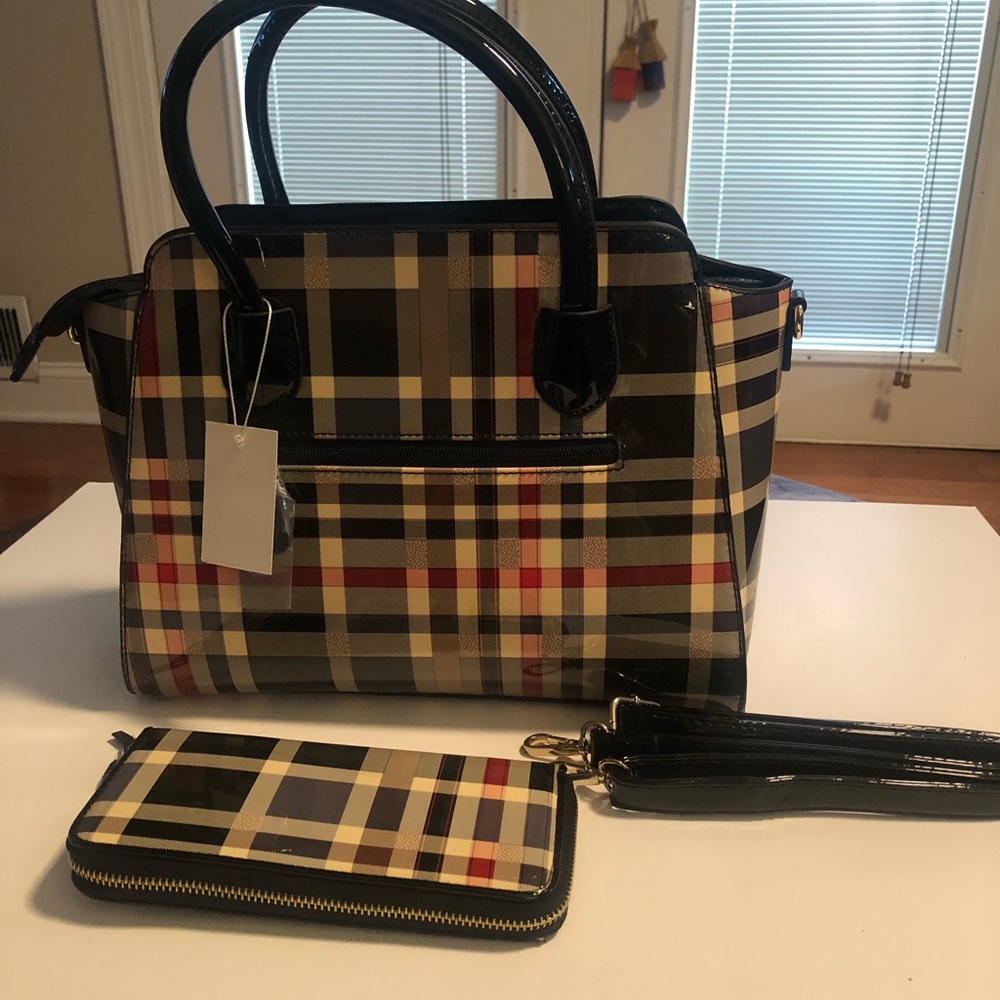 Red & black faux patent leather bag with matching wallet.